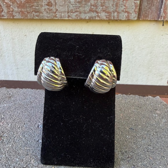 Napier Jewelry - Vintage Napier Silver Tone Ribbed Shrimp Hoop Earrings 1980s Chunky